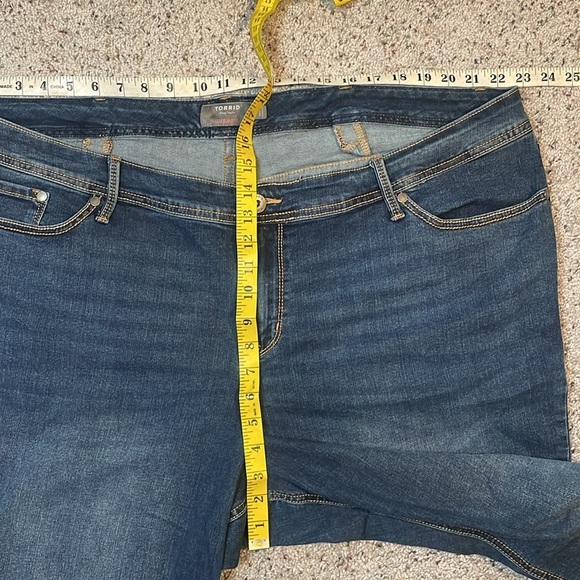 Torrid Feel The Fit Luxe Slim Boot Stretch Jean Size 26R - Picture 6 of 7
